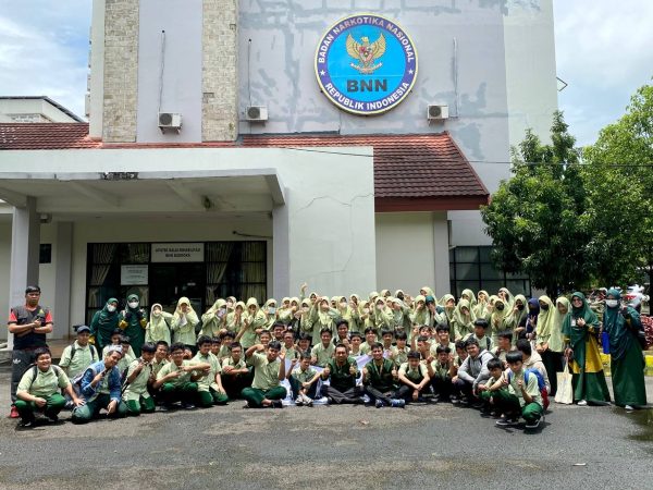 Kunjungan Belajar SMPIT Ibnu Sina Makassar ke Balai Besar Rehabilitiasi Badan Narkotika Nasional (BNN)